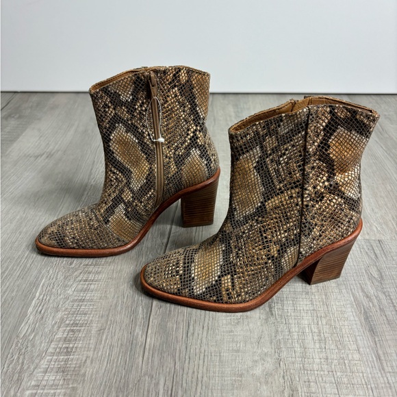 Free People Snake print Barclay Ankle Boot Brown Combo Size 37 - Picture 3 of 7
